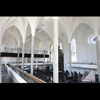 Kassel, St. Martin, Blick von der rechten Seitenempore vorne zur Orgel