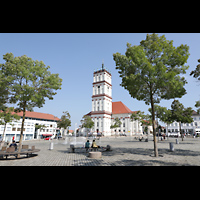 Neustrelitz, Stadtkirche, Ansicht von Süden über den Markt