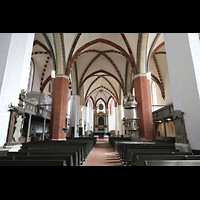 Jüterbog, Nikolaikirche, innenraum in Richtung Chor