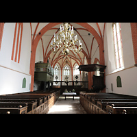 Hinte (Ostfriesland), Reformierte Kirche, innenraum in Richtung Chor
