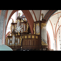 Norden, St. Ludgeri, Orgel vom nördlichen Querhaus aus gesehen