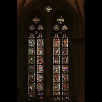 Regensburg, Dom St. Peter, Buntglasfenster im südlichen Seitenschiff, 2. Joch, mit hl. Christina (li) und hl. Leonhard (re) (1330)