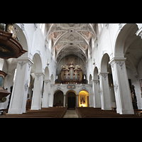 Regensburg, Niedermünster, Innenraum in Richtung Orgel
