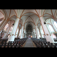 Lneburg, St. Johannis, Innenraum in Richtung Orgel