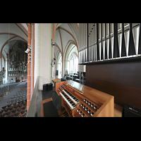 Lneburg, St. Johannis, Blick vom Spieltisch der Chororgel zur Hauptorgel