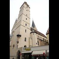 Ingolstadt, St. Moritz, Stdtischer Pfeifturm, dahinter die Kirche