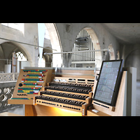 Kln (Cologne), Jesuitenkirche / Kunst-Station St. Peter, Alter Spieltisch mit neuem Touchscreen fr SINUA-System
