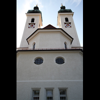 Tutzing, St. Josef, Außenansicht auf den Chor und die Türme