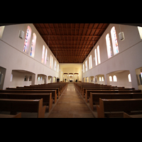 Detmold, Heilig-Kreuz-Kirche, Innenraum in Richtung Chor