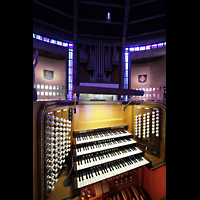 Liverpool, Metropolitan Cathedral of Christ the King, Spieltisch und Orgel