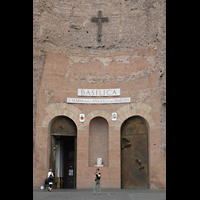 Roma (Rom), Basilica S. Maria degli Angeli e dei Martiri, Fassade mit Hauptportal