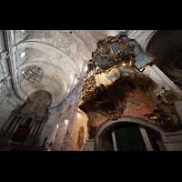 Santanyí (Mallorca), Sant Andreu, Orgelempore mit Blick ins Gewölbe und den Chorraum