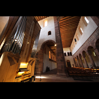 Alpirsbach, Klosterkirche, Blick auf die Orgel und das Hauptschiff