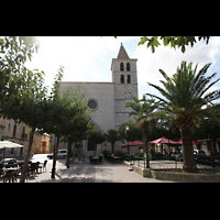 Campanet (Mallorca), Sant Miquel, Plaça Major mit Kirche