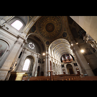Paris, Saint-Franois-Xavier, Vierung mit Blick zur Orgel
