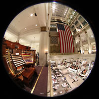 Philadelphia, Macy's ('Wanamaker') Store, Spieltisch und Blick in den Grand Court im Kaufhaus