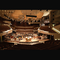 Berlin, Philharmonie, Innenraum mit Orchesterbhne und Orgel