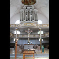 Kaufbeuren, Dreifaltigkeitskirche, Altarraum und Orgel