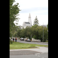 Reykjavík, Hallgrímskirkja, Blick von der Háteigskirkja zur Hallgrímskirkja