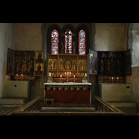 Harstad, Trondenes Kirke, Chorraum mit Altren
