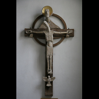 Salzburg, St. Andr, Kruzifix im Seitenschiff